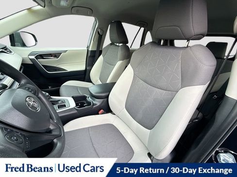 Used 2025 Toyota RAV4 XLE image 22