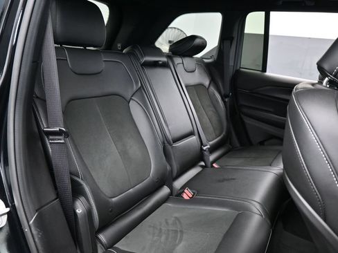 Used 2025 Jeep Grand Cherokee Altitude RWD image 25