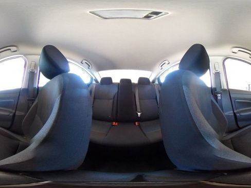 Used 2025 Nissan Versa SV FWD image 40