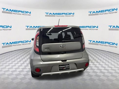 Used 2018 Kia Soul + FWD image 4