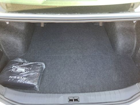 Used 2023 Nissan Altima 2.5 SR w/ SR Premium Package image 9