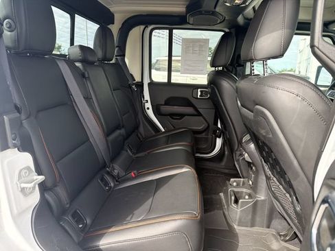 Used 2023 Jeep Gladiator Mojave w/ Cold Weather Group AWD/4WD image 34