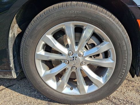 Used 2021 Chrysler 300 Touring L AWD/4WD image 27