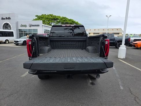 Used 2024 GMC Sierra 2500 Denali w/ Technology Package AWD/4WD image 11
