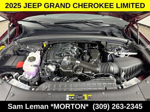 New 2025 Jeep Grand Cherokee L Laredo image 30
