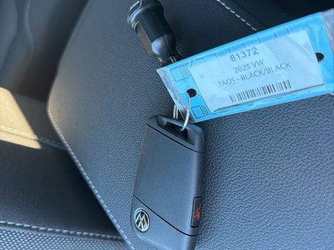 New 2025 Volkswagen Taos SE image 27