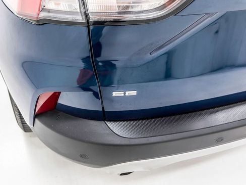 Used 2020 Ford Escape SE Sport image 5