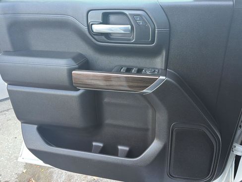 Used 2021 Chevrolet Silverado 1500 RST image 11