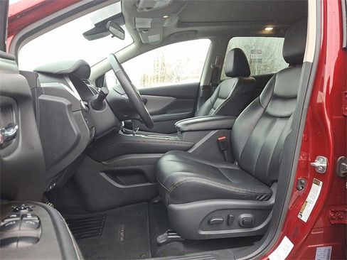 Used 2023 Nissan Murano SV image 13