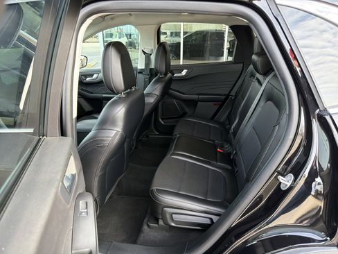 Used 2022 Ford Escape Titanium w/ Class II Trailer Tow Package image 10