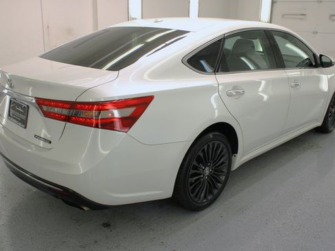 Used 2016 Toyota Avalon Touring image 10