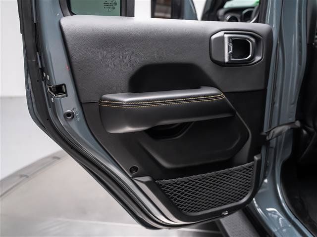 Used 2024 Jeep Wrangler Unlimited Sahara w/ Technology Group AWD/4WD image 27