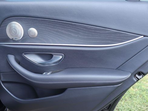 Used 2022 Mercedes-Benz E 450 4MATIC Sedan image 17