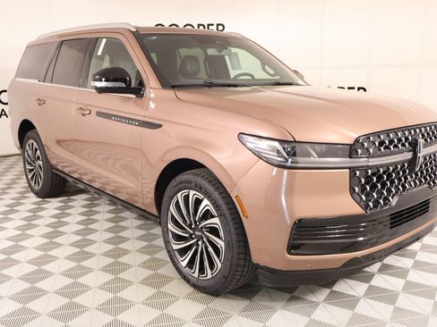 New 2026 Lincoln Navigator Black Label AWD/4WD image 1