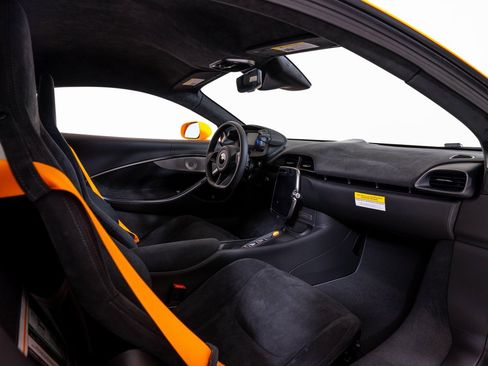 New 2026 McLaren Artura image 20