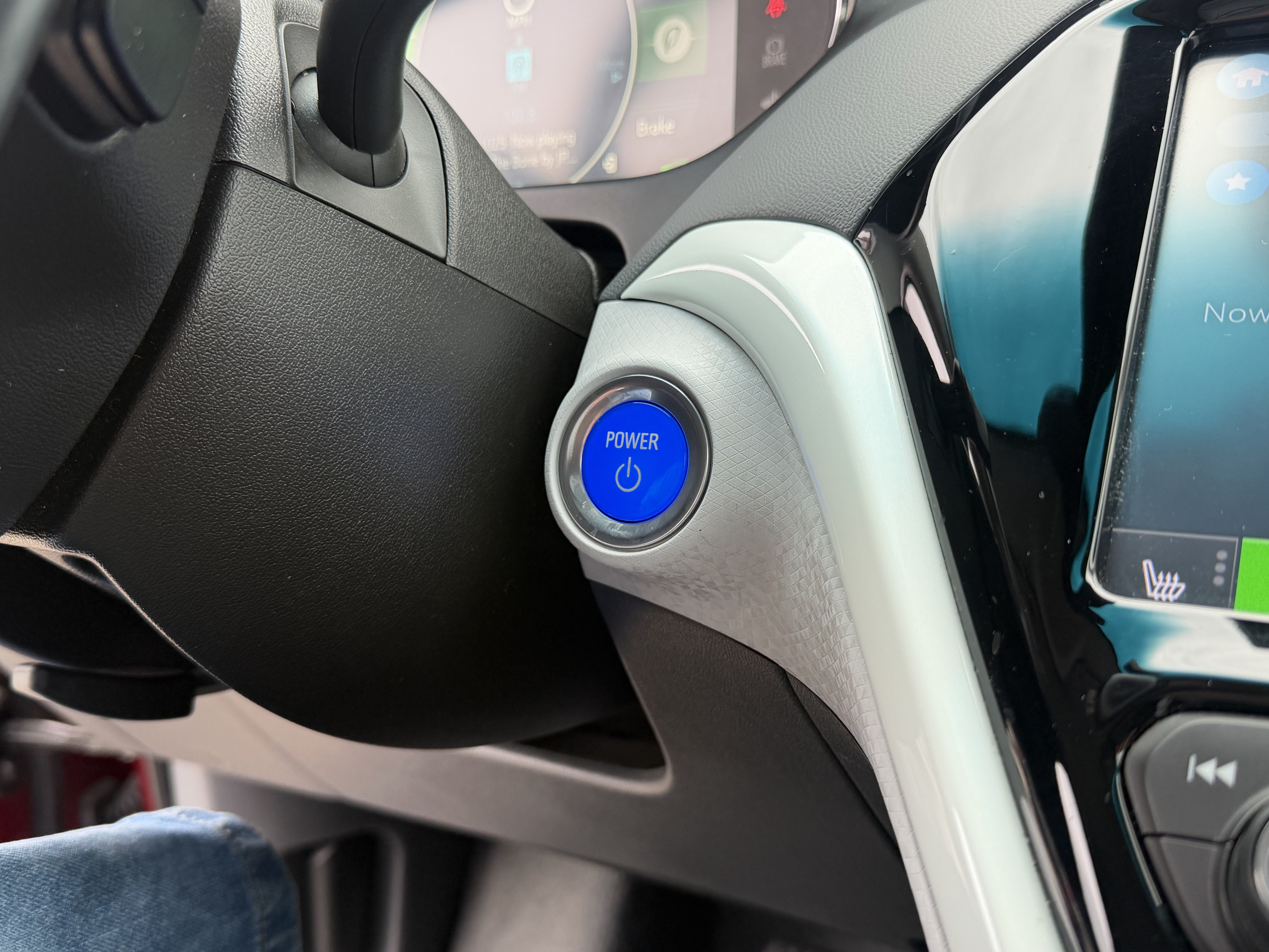 Used 2021 Chevrolet Bolt LT FWD image 25
