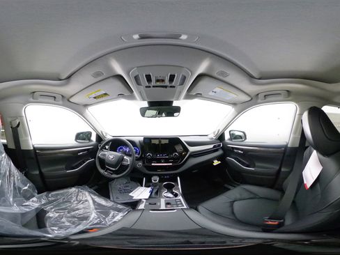 New 2026 Toyota Highlander Limited image 33