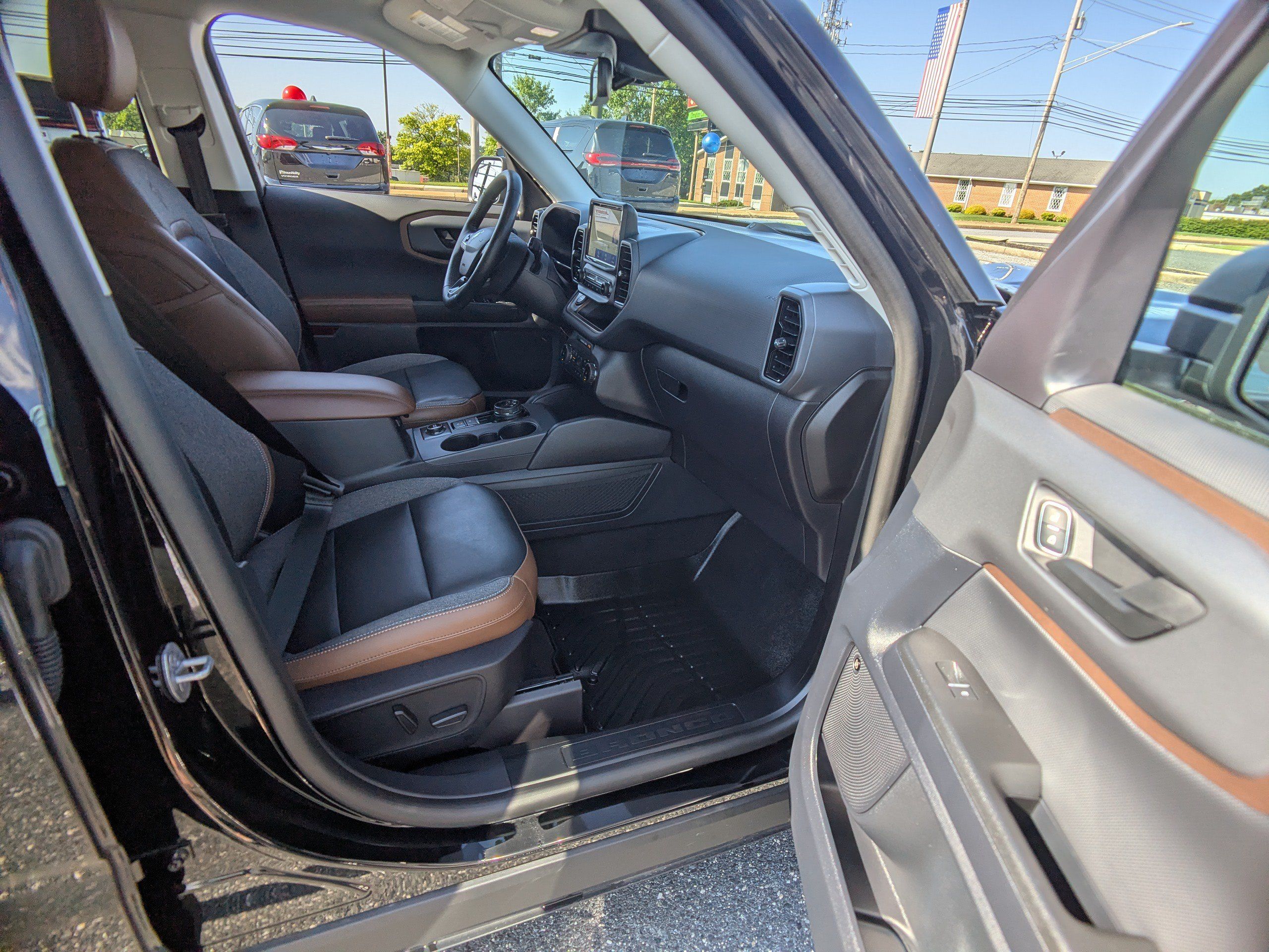 Used 2023 Ford Bronco Sport Outer Banks w/ Tech Package AWD/4WD image 12