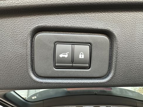 New 2026 Nissan Pathfinder Platinum image 39