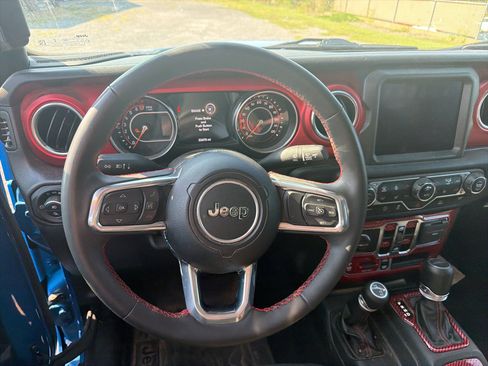 Used 2023 Jeep Gladiator Rubicon w/ LED Lighting Group AWD/4WD image 9