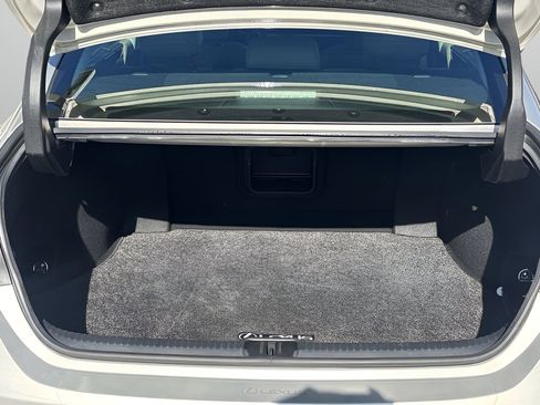 Used 2019 Lexus ES 350 Ultra Luxury image 27