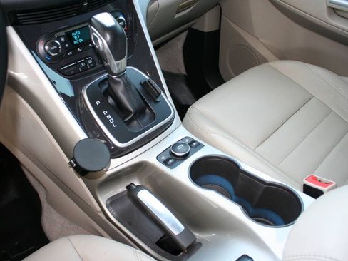 Used 2014 Ford C-MAX Energi SEL FWD image 18