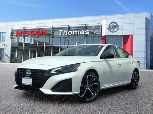 New 2026 Nissan Altima 2.5 SR FWD image 3