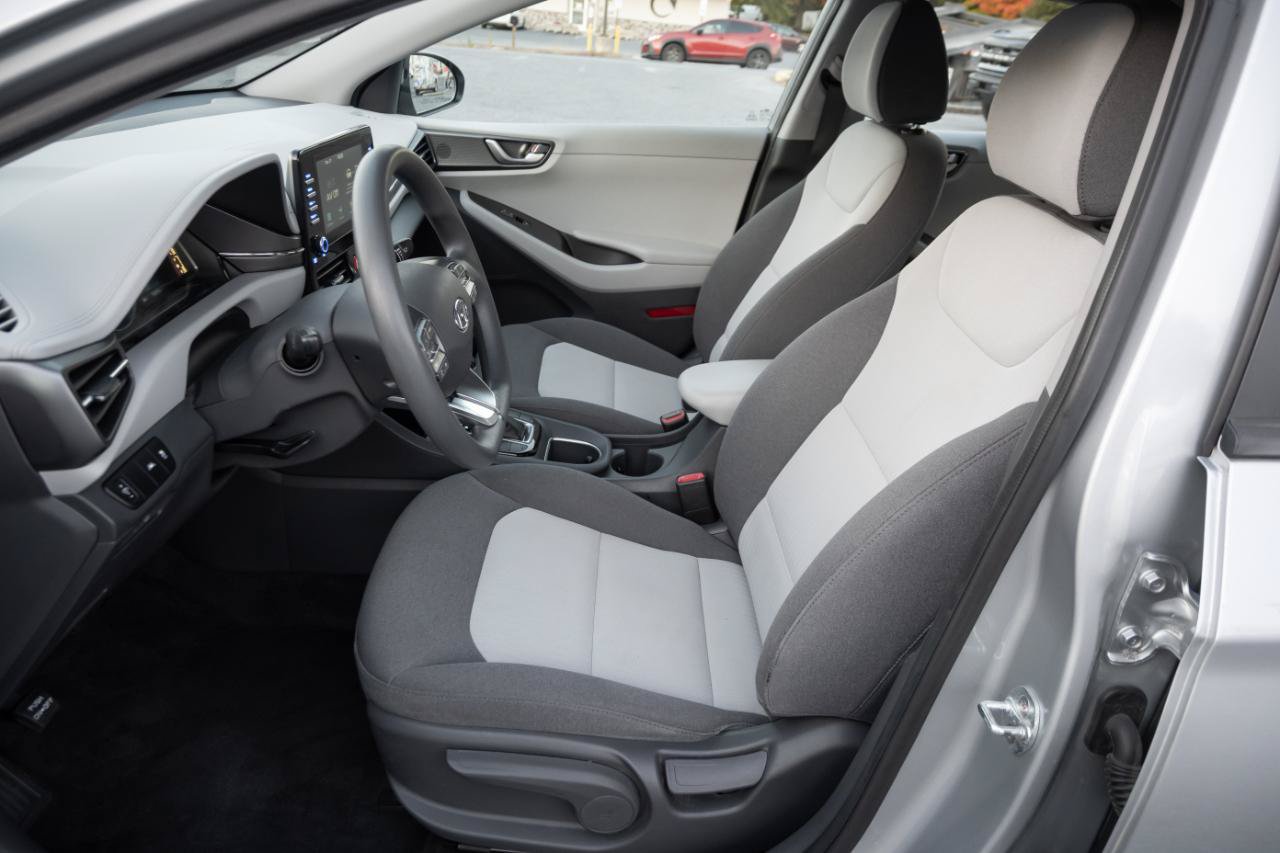 Used 2020 Hyundai Ioniq Blue FWD image 18
