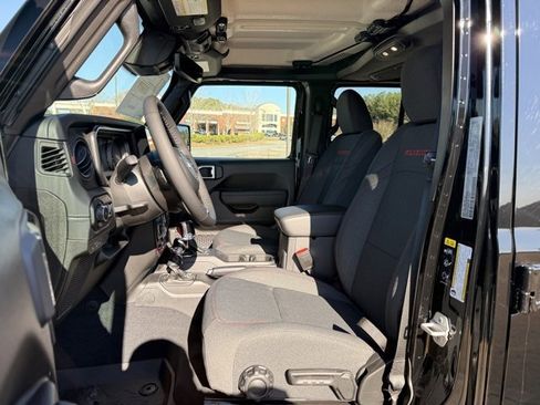 New 2026 Jeep Wrangler Unlimited Rubicon image 12