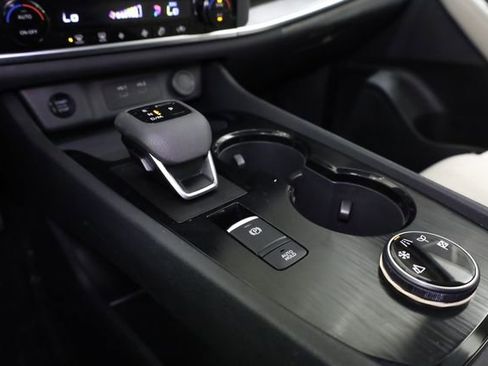 Used 2025 Nissan Rogue SV AWD/4WD image 26
