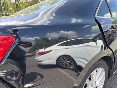 Used 2012 Toyota Camry XLE image 24