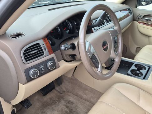 Used 2012 GMC Yukon SLT w/ SLT-2 Equipment Package AWD/4WD image 10