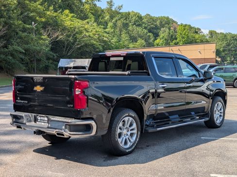 Used 2023 Chevrolet Silverado 1500 LTZ AWD/4WD image 9