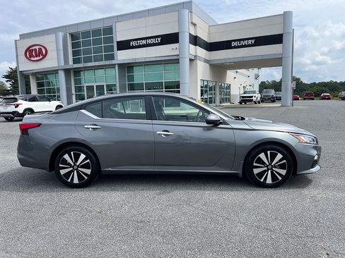 Used 2022 Nissan Altima 2.5 SV FWD image 7