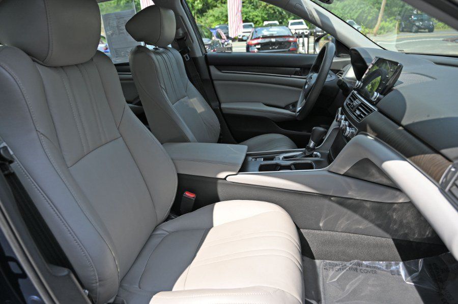 Used 2019 Honda Accord EX image 18