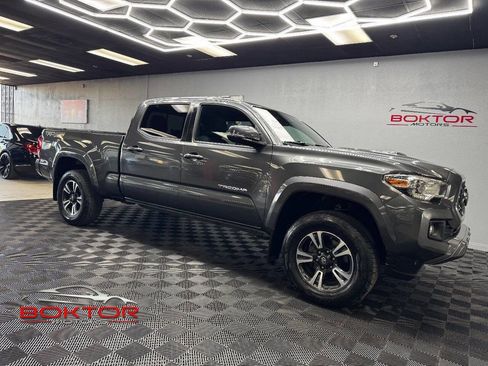 Used 2018 Toyota Tacoma TRD Sport AWD/4WD image 1
