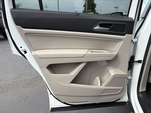 Used 2018 Volkswagen Atlas SEL w/ R-Line Package AWD/4WD image 34