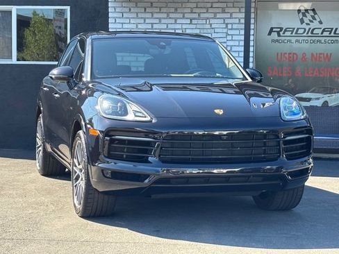 Used 2019 Porsche Cayenne E-Hybrid AWD/4WD image 3
