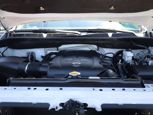 Used 2015 Toyota Tundra SR5 w/ SR5 Upgrade Package image 16