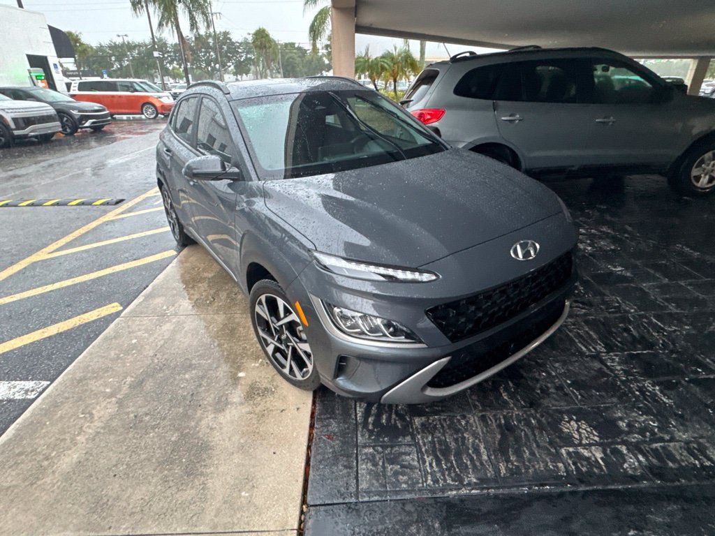 Used 2023 Hyundai Kona Limited w/ Cargo Package FWD image 3