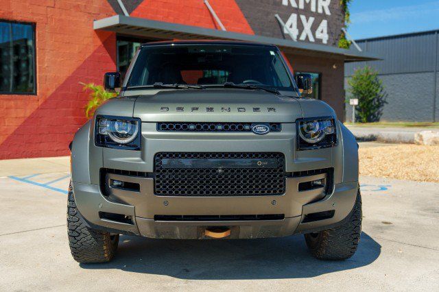 Used 2025 Land Rover Defender 110 AWD/4WD image 2