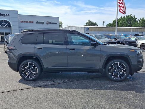 New 2026 Jeep Cherokee Overland w/ Trailer Tow Group AWD/4WD image 7