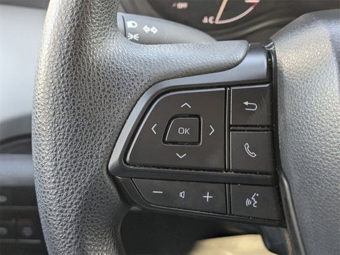 Used 2025 Toyota Sienna LE image 16