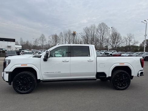 Used 2025 GMC Sierra 2500 Denali Ultimate image 2