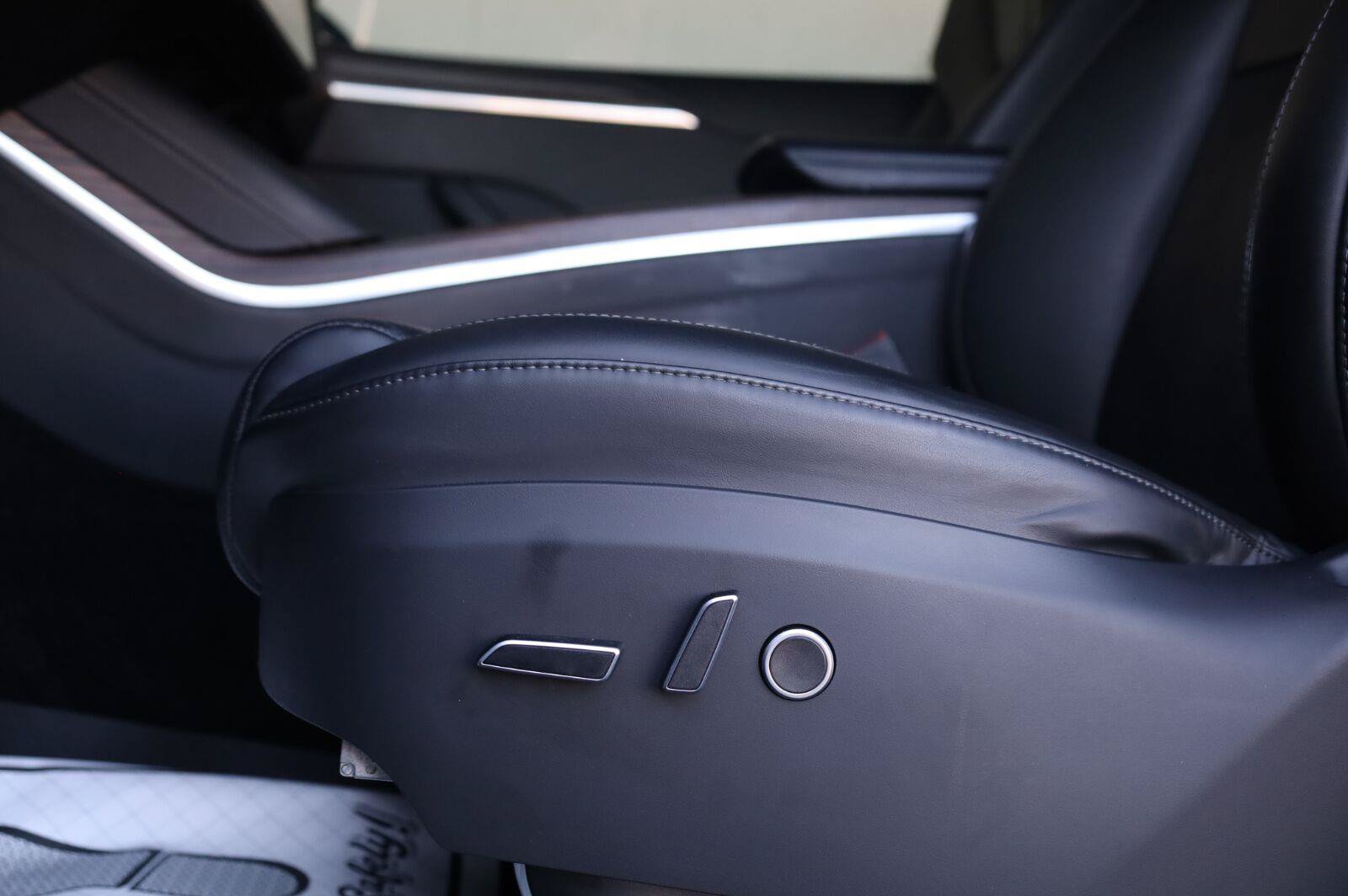 Used 2023 Tesla Model X AWD/4WD image 20