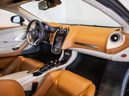 Used 2020 McLaren GT RWD image 34
