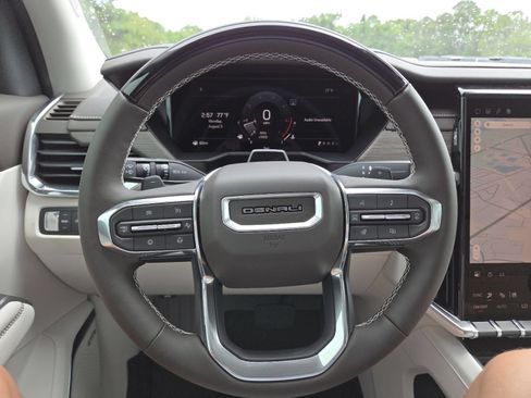 New 2026 GMC Acadia Denali w/ Super Cruise Package FWD image 30