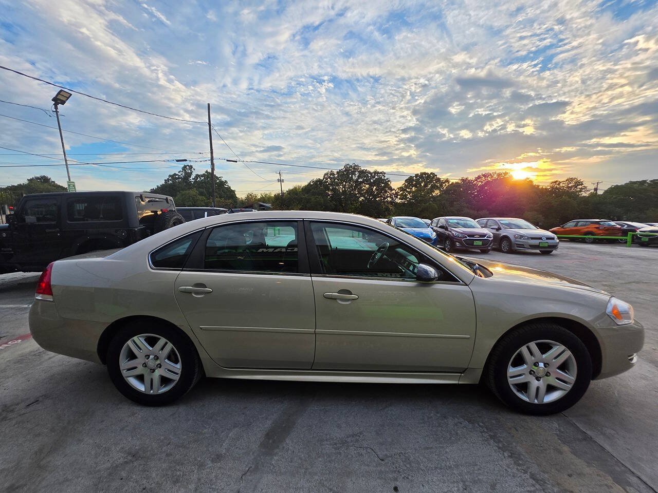 Used 2012 Chevrolet Impala LT w/ LT Sunroof Package FWD image 12