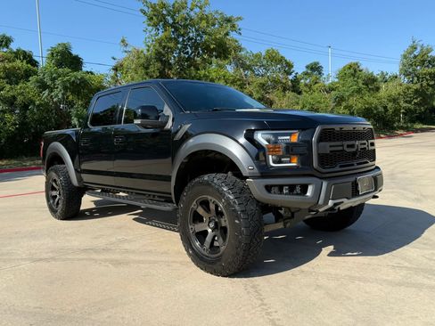 Used 2017 Ford F150 Raptor w/ Equipment Group 802A Luxury AWD/4WD image 7