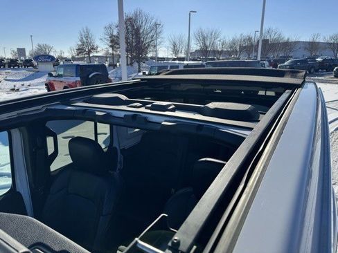 Used 2023 Jeep Wrangler Unlimited Sahara image 24
